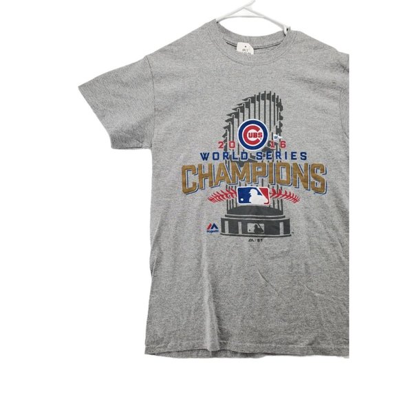 Majestic Chicago Cubs Men’s Shirt World Series Champions 2016 NWT Gray Small - Picture 2 of 7
